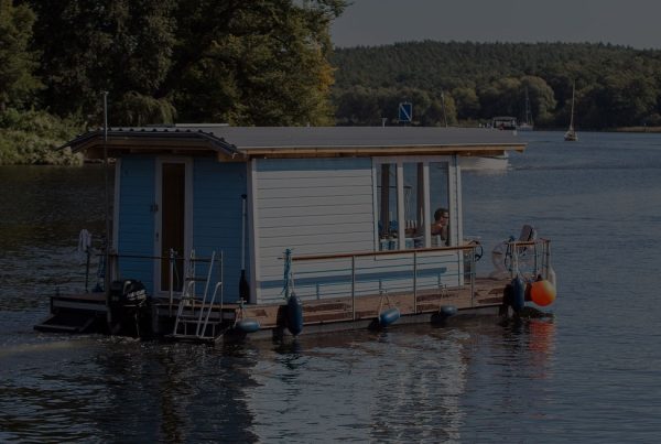 converting houseboat to bug out boat