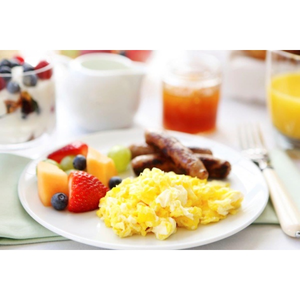 Heaven's Harvest Non-GMO Freeze-Dried Breakfast Pail Kit with sausage, eggs, fruit and juice - 104 servings.