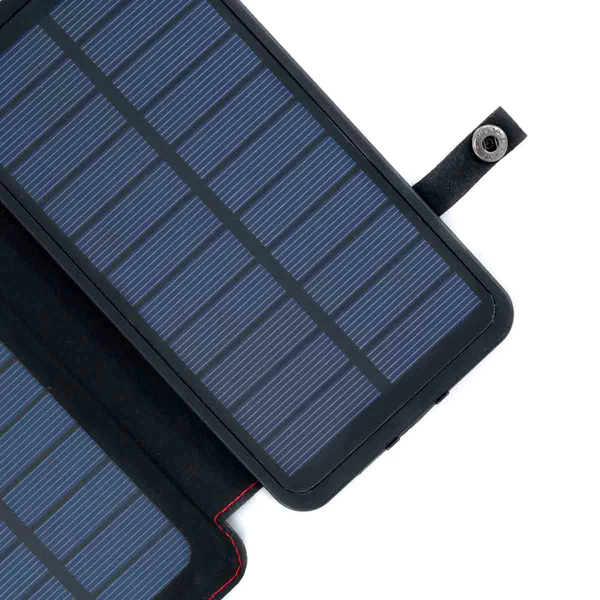 The QuadraPro Solar Power Bank, from Frog & Co, is a sleek black portable charger equipped with cutting-edge solar technology. With its integrated charger, this power bank provides reliable and convenient